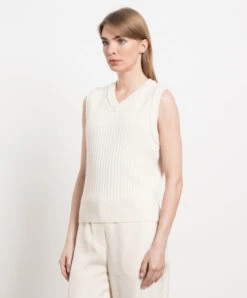 White Vest Made Of Cashmere -Summer Fashion Clothing 15726395 4453 4fef bf05 8189678cae83