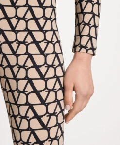 Valentino Beige Leggings In Toile Iconographe Print 9 Valentino Beige Leggings In Toile Iconographe Print -Summer Fashion Clothing 2b874fc4 5062 4777 95fe 6e78ba784524