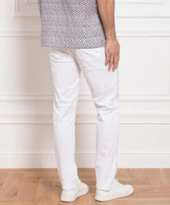 White Pants -Summer Fashion Clothing 44f94230 c75a 4648 8418 35518171a672