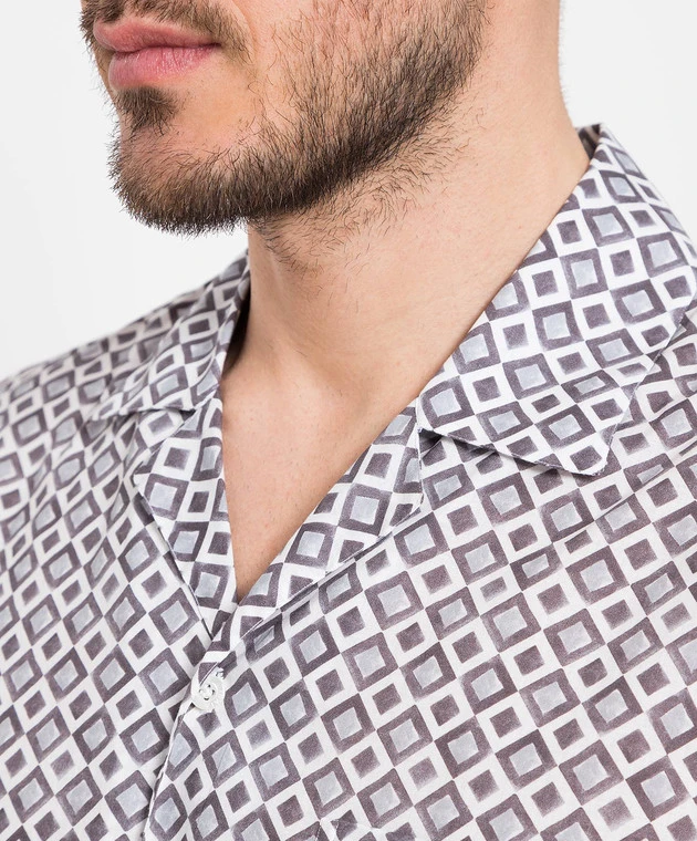 Gray Shirt With A Geometric Print 5 Gray Shirt With A Geometric Print - Image 5