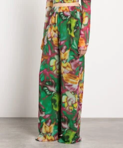 Green Pants In A Floral Print -Summer Fashion Clothing 69c2e714 539c 4294 b653 09698fa53b05