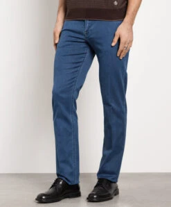 Blue Jeans With Logo Embroidery -Summer Fashion Clothing 899eb787 85a3 4a10 8560 98764fe805f6