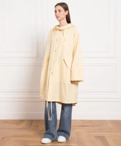 Jil Sander Yellow Raincoat With Contrasting Logo Print -Summer Fashion Clothing d75015e3 b207 4dbd 8942 bb9674f4e9a8