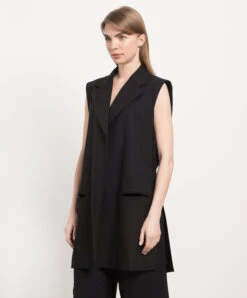 Black Vest Made Of Wool With Slits 7 Black Vest Made Of Wool With Slits -Summer Fashion Clothing d9aefe3d 4cab 4d74 87de 5744099e520d