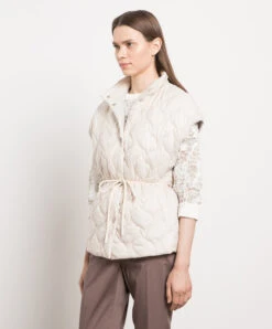 Peserico Beige Quilted Waistcoat With Monil Chain -Summer Fashion Clothing f15de412 aa9a 4094 b5a2 d7bb68f6faf7